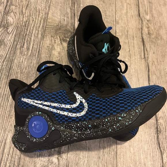 Kevin Durant basketball sneakers like new - Picture 3 of 6